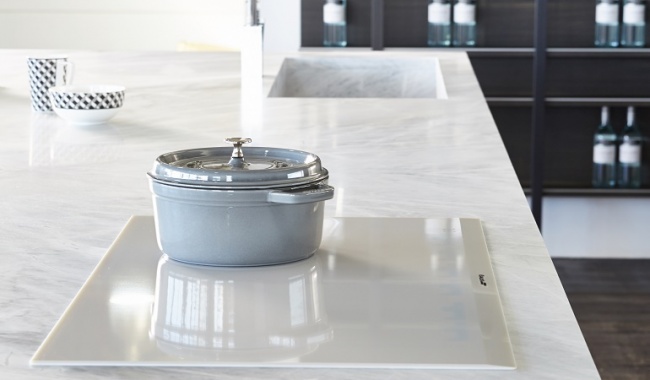 Varné desky nemusí být jen černé nebo nerezové 1