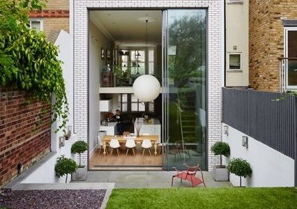 Zahrada u rodinného domu ve městě 5