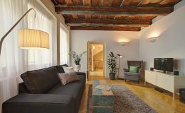 Toužíte po venkovské romantice? Namontovat umělé trámy je hračka! 24