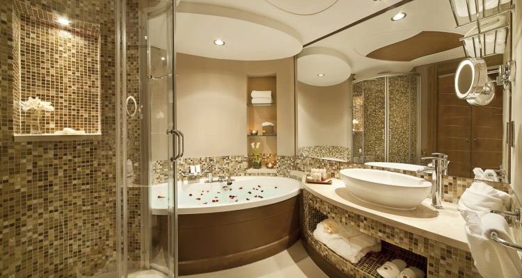 Luxusní: Koupelna v rodinném sídle vypadá jako z katalogu 1