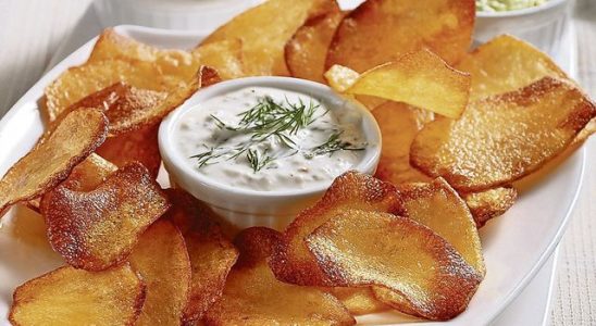 Domácí chipsy se sýrovým dipem 1