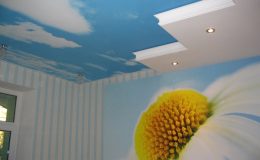 Tapeta na stropě udělá s prostorem divy 27