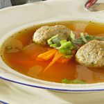 Hovězí polévka s játrovými knedlíčky 15