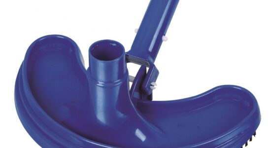 Jak vysát dno bazénu bez bazénového vysavače? 2